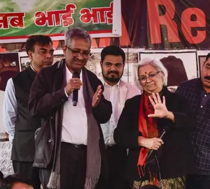 Chief advocates Sanjay Hegde and Sadhana Ramachandran, mediators appointed by the Supreme Court to collaborate with anti-CAA protesters on the change of headquarters of Shaheen Bagh, visited the protest site on Wednesday.